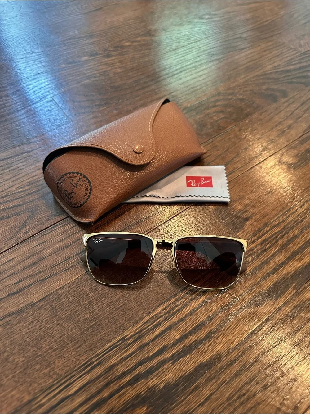 Ray-Ban Gold Frame Brown Gradient Sunglasses - Classic Cat-Eye Style